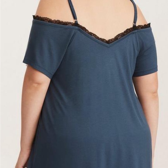 TORRID SUPER SOFT Lace Trim Cold Shoulder Top SZ/2 - Picture 7 of 10